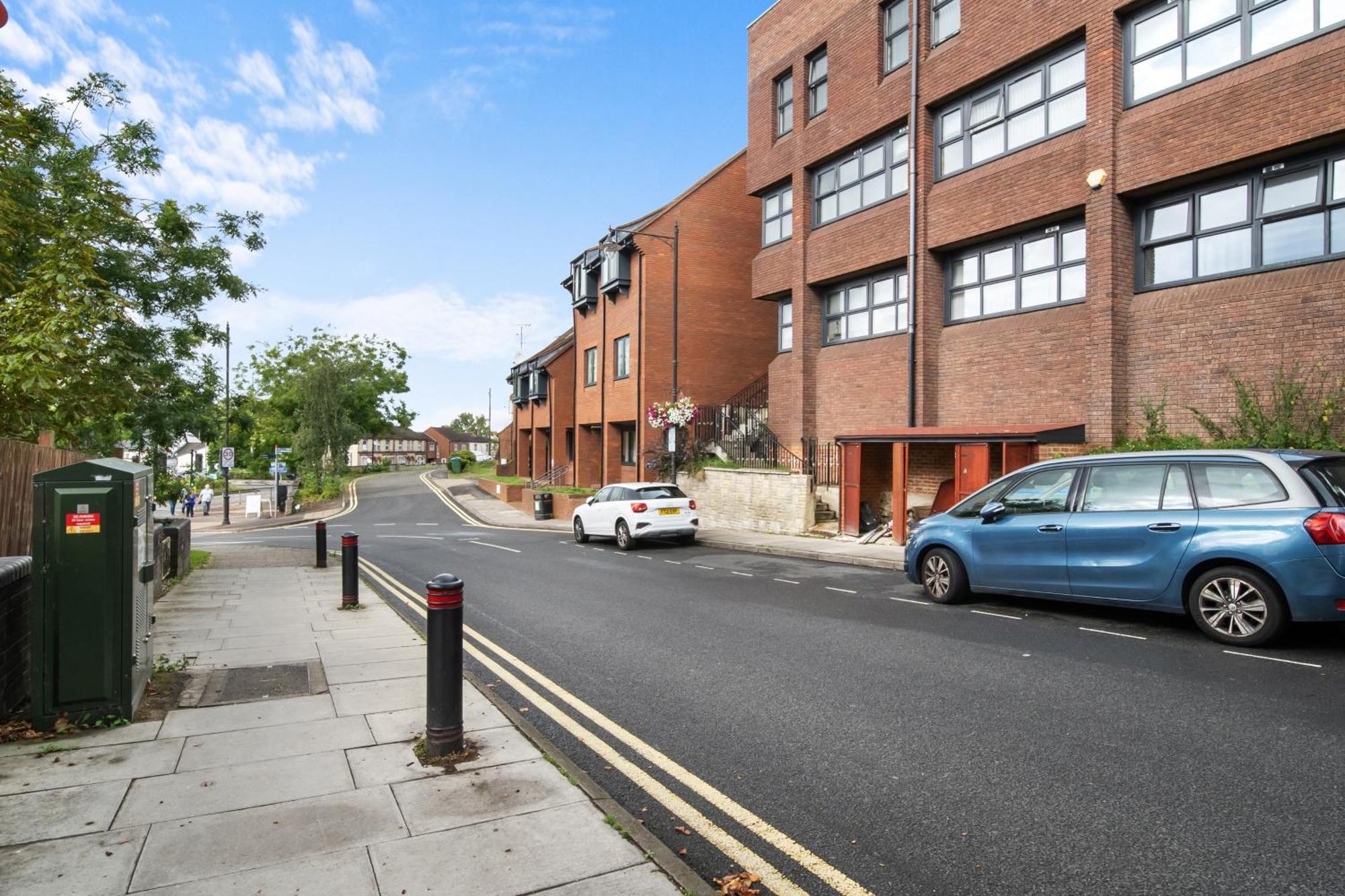 Livestay-Modern Apartments Building In Aylesbury Aylesbury  Exterior photo